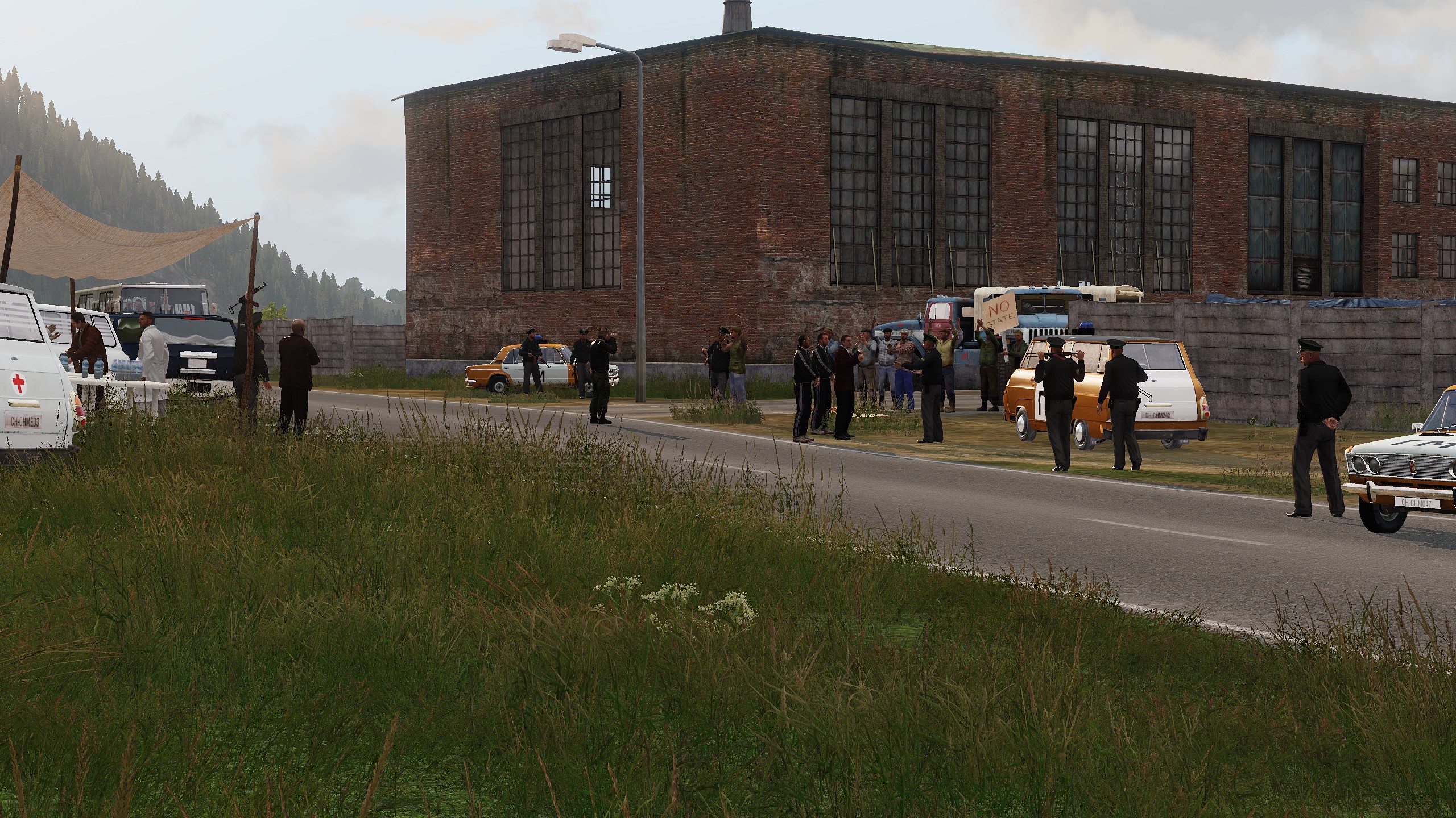 Strike at Chernogorsk&rsquo;s stink factory is very civil and peaceful, Militia guards the order and supports the protesting workers. (AAN News)